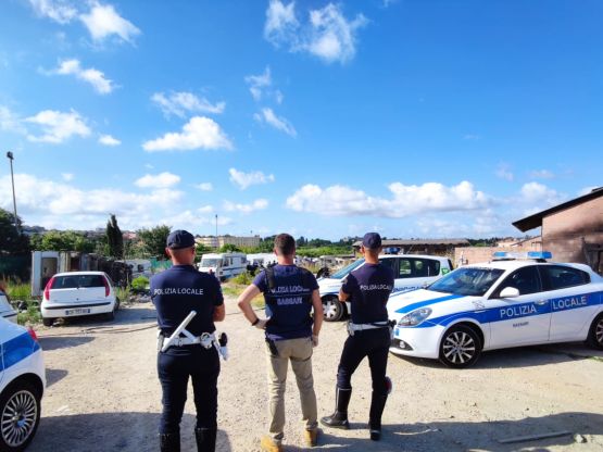 Polizia locale in via Piandanna