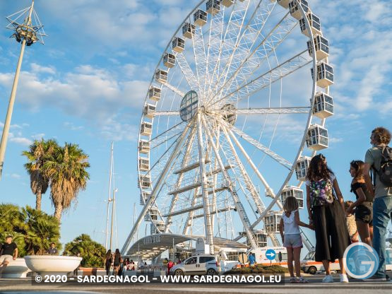 La ruota panoramica di Cagliari, foto Sardegnagol riproduzione riservata