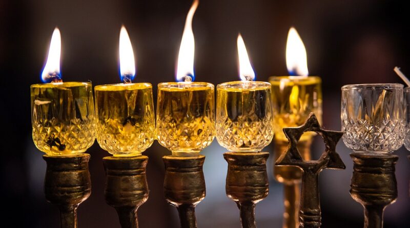 Hannukkah, foto EvgeniT da Pixabay