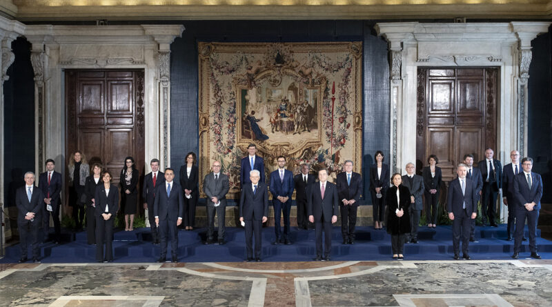 Roma - Il Presidente della Repubblica Sergio Mattarella e il Presidente del Consiglio Mario Draghi con il nuovo Governo, oggi 13 febbraio 2021. (Foto di Paolo Giandotti - Ufficio per la Stampa e la Comunicazione della Presidenza della Repubblica)