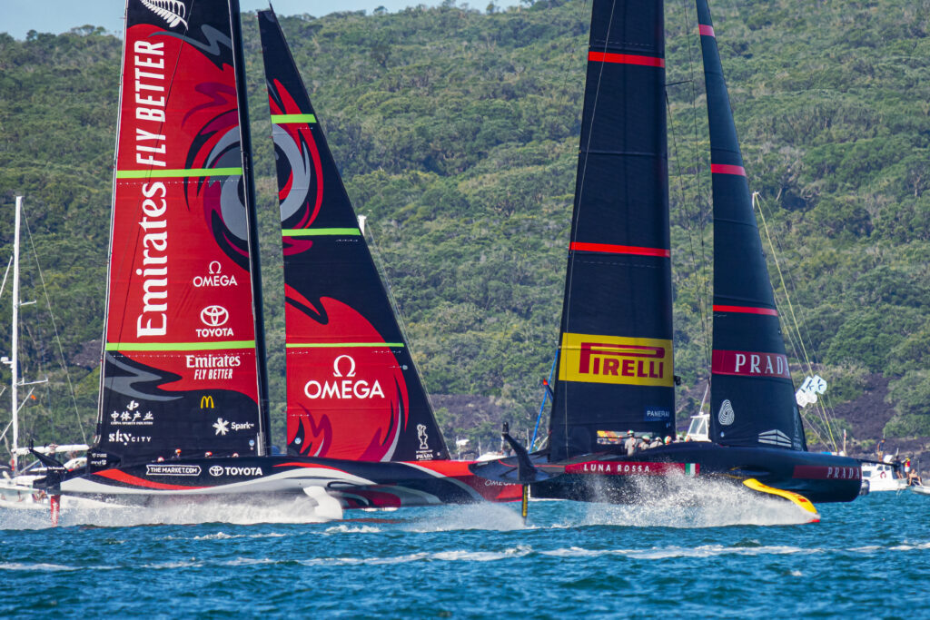 Luna Rossa Prada Pirelli, Emirates Team New Zealand, America's Cup, foto Luna Rossa Prada Pirelli