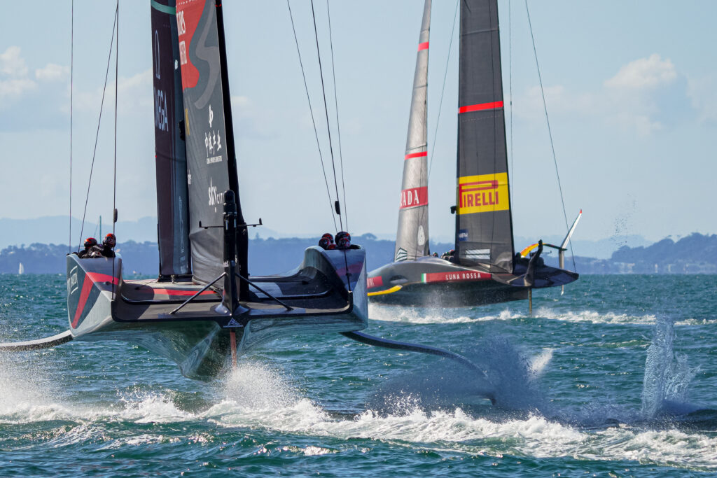 Luna Rossa Prada Pirelli, Emirates Team New Zealand, America's Cup, foto Luna Rossa Prada Pirelli