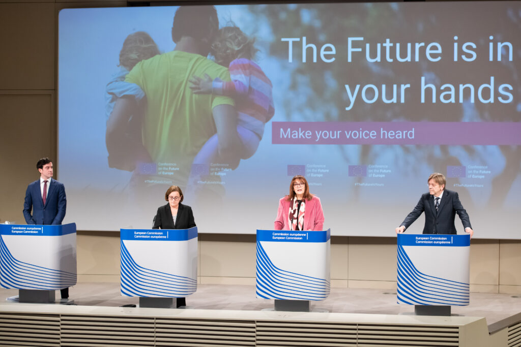 Dubravka Šuica, Guy Verhofstadt, Ana Paula Zacarias, foto European Unione, 2021 EC-Audiovisual Service / Aurore Martignoni