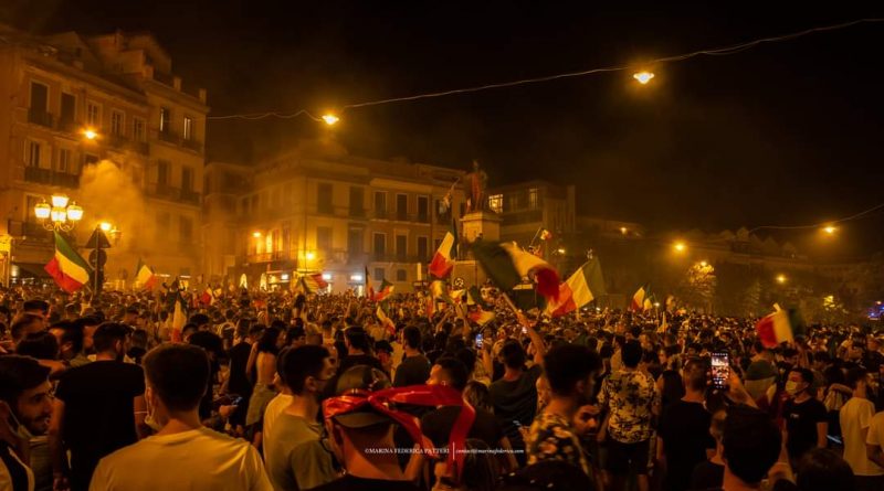 Euro 2020 assembramenti, foto Marina Federica Patteri, riproduzione riservata