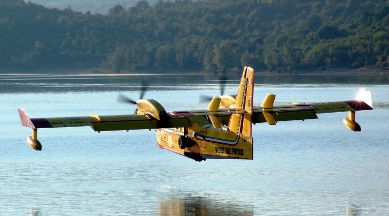 Canadair, Foto di Giacomo Martucci da Pixabay