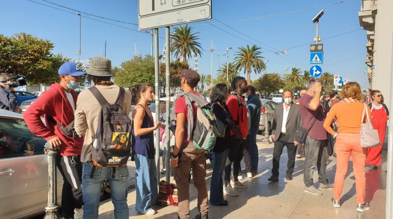 La protesta del mondo dello spettacolo sardo, foto Dire