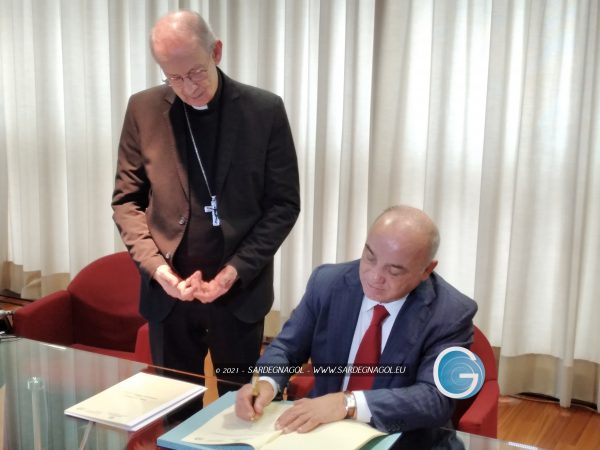 Mons. Antonio Mura, Gianni Chessa, foto Sardegnagol riproduzione riservata