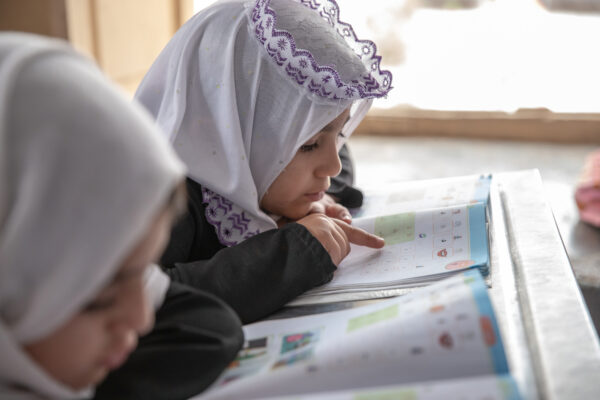 Afghanistan, bambina foto © UNICEF/UN0648262/Bidel