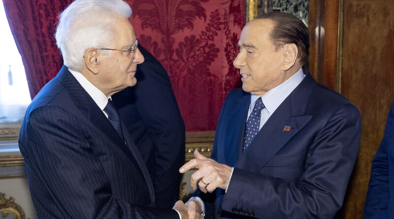 Roma - Il Presidente della Repubblica Sergio Mattarella con il Sen. Dott. Silvio BERLUSCONI, Presidente del Movimento politico “Forza Italia”, oggi 21 ottobre 2022. (Foto di Paolo Giandotti - Ufficio Stampa per la Stampa e la Comunicazione della Presidenza della Repubblica)