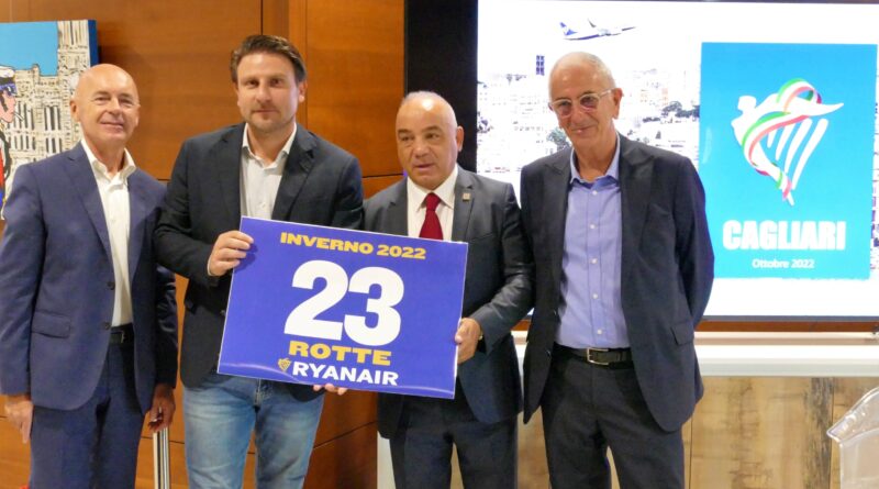 : David Crognaletti Direttore Commerciale SOGAER, Mauro Bolla Country Manager per l'Italia di Ryanair, Gianni Chessa Assessore al Turismo Regione Autonoma della Sardegna, Renato Branca Amministratore Delegato SOGAER.