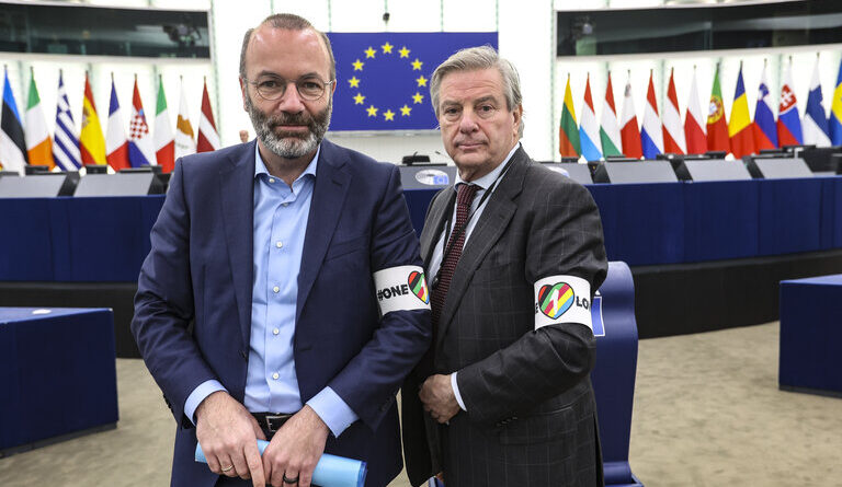 Parlamentari europei, foto Mathieu CUGNOT Copyright: © European Union 2022 - Source : EP