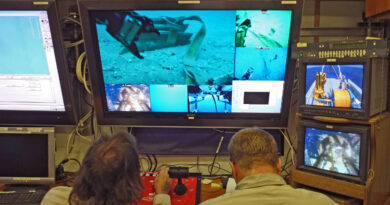 La sala di controllo della nave Hercules, foto Salvo Emma