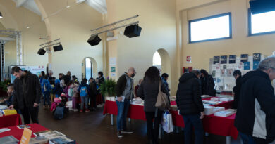 Pubblico alla Mostra del libro