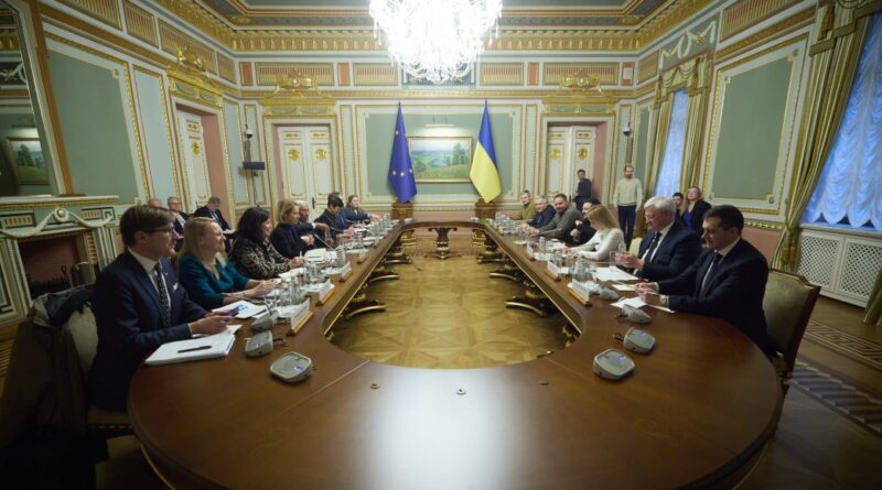 Incontro Zelenskyy Ue, foto https://www.president.gov.ua/en/news/peregovori-pro-vstup-do-yes-posilennya-ppo-ta-sankcij-rezult-94753